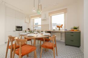 Apartment for 6 in the Heart of Warsaw