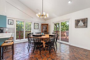 Lake-view 'pelican Point Retreat' in Afton!