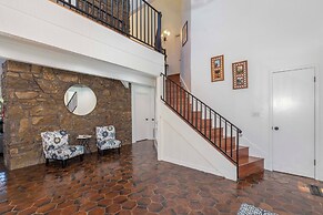 Lake-view 'pelican Point Retreat' in Afton!