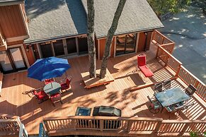 Lake-view 'pelican Point Retreat' in Afton!