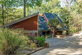 Lake-view 'pelican Point Retreat' in Afton!