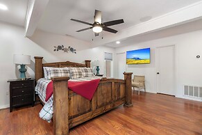 Lake-view 'pelican Point Retreat' in Afton!