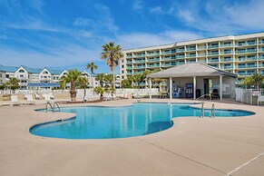 Gulf Shores Condo w/ Balcony + Ocean Views!