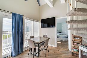 Gulf Shores Condo w/ Balcony + Ocean Views!