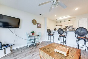 North Myrtle Beach Condo w/ Sunroom: Walk to Beach