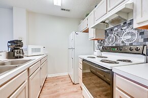 North Myrtle Beach Condo w/ Sunroom: Walk to Beach