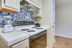 North Myrtle Beach Condo w/ Sunroom: Walk to Beach