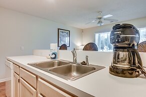 North Myrtle Beach Condo w/ Sunroom: Walk to Beach