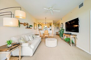 Naples Resort Condo on 2 Championship Golf Courses