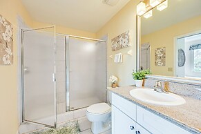 Naples Resort Condo on 2 Championship Golf Courses