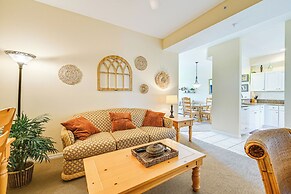 Naples Resort Condo on 2 Championship Golf Courses