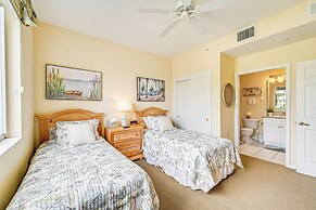 Naples Resort Condo on 2 Championship Golf Courses