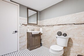 Historic Buffalo Row House Near Delaware Park