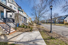 Historic Buffalo Row House Near Delaware Park