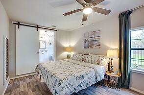 Willis Vacation Rental ~ 2 Mi to Lake Conroe!