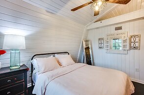 Willis Vacation Rental ~ 2 Mi to Lake Conroe!