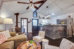 Willis Vacation Rental ~ 2 Mi to Lake Conroe!