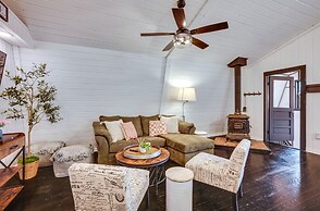 Willis Vacation Rental ~ 2 Mi to Lake Conroe!
