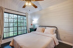 Willis Vacation Rental ~ 2 Mi to Lake Conroe!