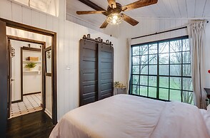 Willis Vacation Rental ~ 2 Mi to Lake Conroe!