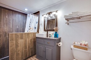 Willis Cabin on 6 Acres - Close to the Lake!