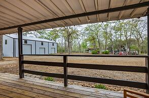 Willis Cabin on 6 Acres - Close to the Lake!