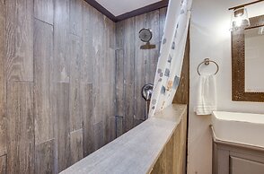 Willis Cabin on 6 Acres - Close to the Lake!