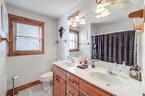 1 Mi to Beech Mtn Ski Resort: Cabin w/ Fire Pit