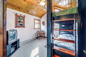 1 Mi to Beech Mtn Ski Resort: Cabin w/ Fire Pit