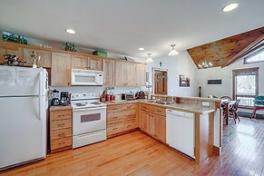 1 Mi to Beech Mtn Ski Resort: Cabin w/ Fire Pit