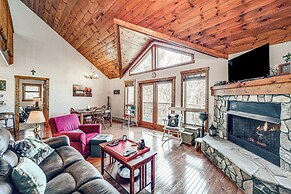 1 Mi to Beech Mtn Ski Resort: Cabin w/ Fire Pit