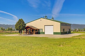 Thayne Retreat w/ Mountain Views - Near Trails!