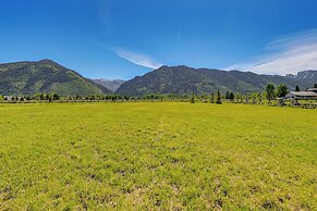 Thayne Retreat w/ Mountain Views - Near Trails!