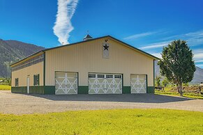 Thayne Retreat w/ Mountain Views - Near Trails!