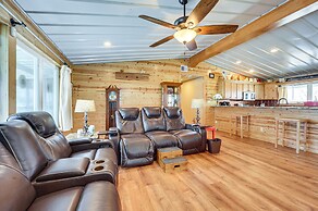 Rustic Coleman Retreat on 300 Acres w/ Hot Tub!