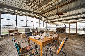 Rustic Coleman Retreat on 300 Acres w/ Hot Tub!