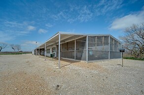 Rustic Coleman Retreat on 300 Acres w/ Hot Tub!