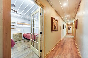 Rustic Coleman Retreat on 300 Acres w/ Hot Tub!