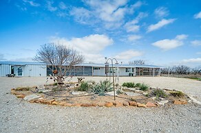 Rustic Coleman Retreat on 300 Acres w/ Hot Tub!