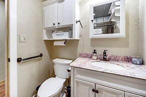 Rustic Coleman Retreat on 300 Acres w/ Hot Tub!