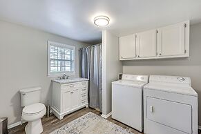 New Blaine Getaway - Walk to Lake Dardanelle!