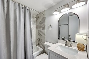 New Blaine Getaway - Walk to Lake Dardanelle!