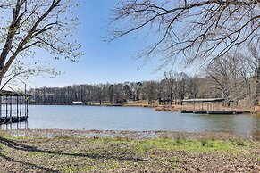 New Blaine Getaway - Walk to Lake Dardanelle!