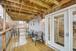 Cozy Maine Getaway: Covered Deck, Walk to Beach!