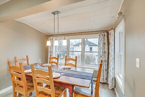 Cozy Maine Getaway: Covered Deck, Walk to Beach!