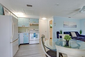 Englewood Apartment w/ Shared Pool: 1 Mi to Beach