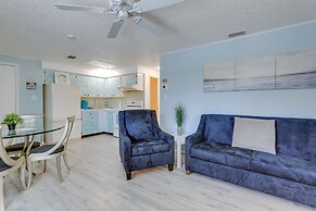 Englewood Apartment w/ Shared Pool: 1 Mi to Beach