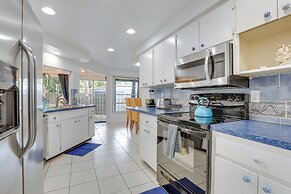 Englewood Home w/ Shared Pool & Screened Lanai!