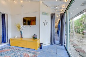 Englewood Home w/ Shared Pool & Screened Lanai!