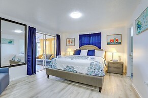 Englewood Home w/ Shared Pool & Screened Lanai!